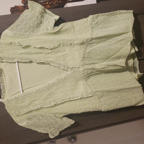 ♥️New boutique deep v swiss dot top - Picture 7 of 10